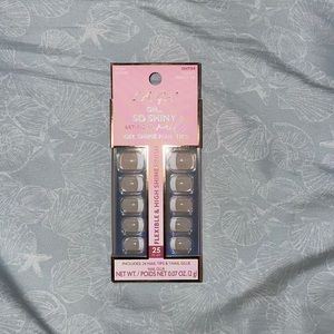L.A. Girl press on nails with nail glue. Never opened. New.